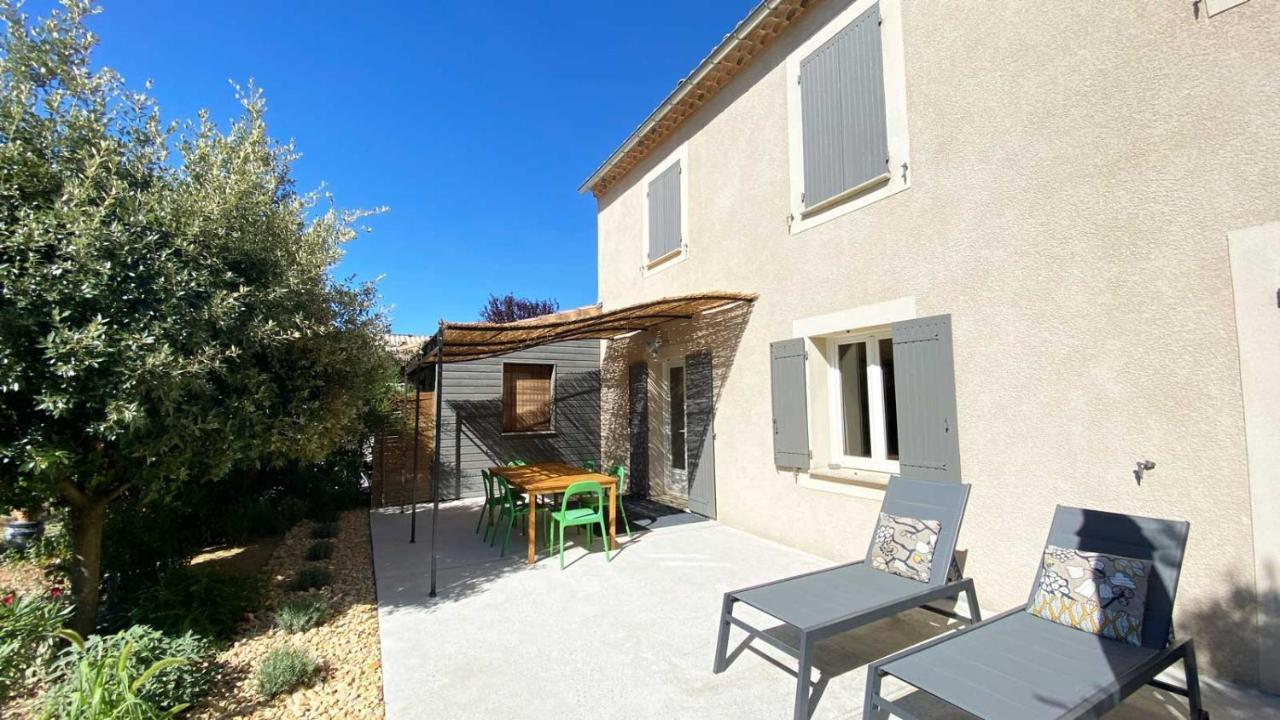 Villa Spacieuse Avec Terrasse Et Vue Mont Ventoux Entrechaux Bagian luar foto